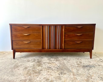 Vintage 1960s Mid Century Modern Walnut 9 Drawer Dresser By Krohler Furniture Company