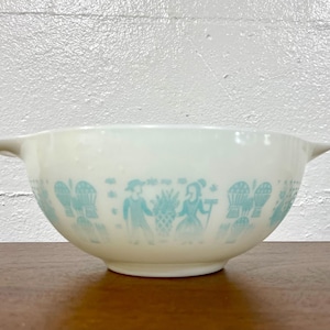 Vintage 1957 Amish Butterprint 2.5 Quart Mixing Bowl By Pyrex’