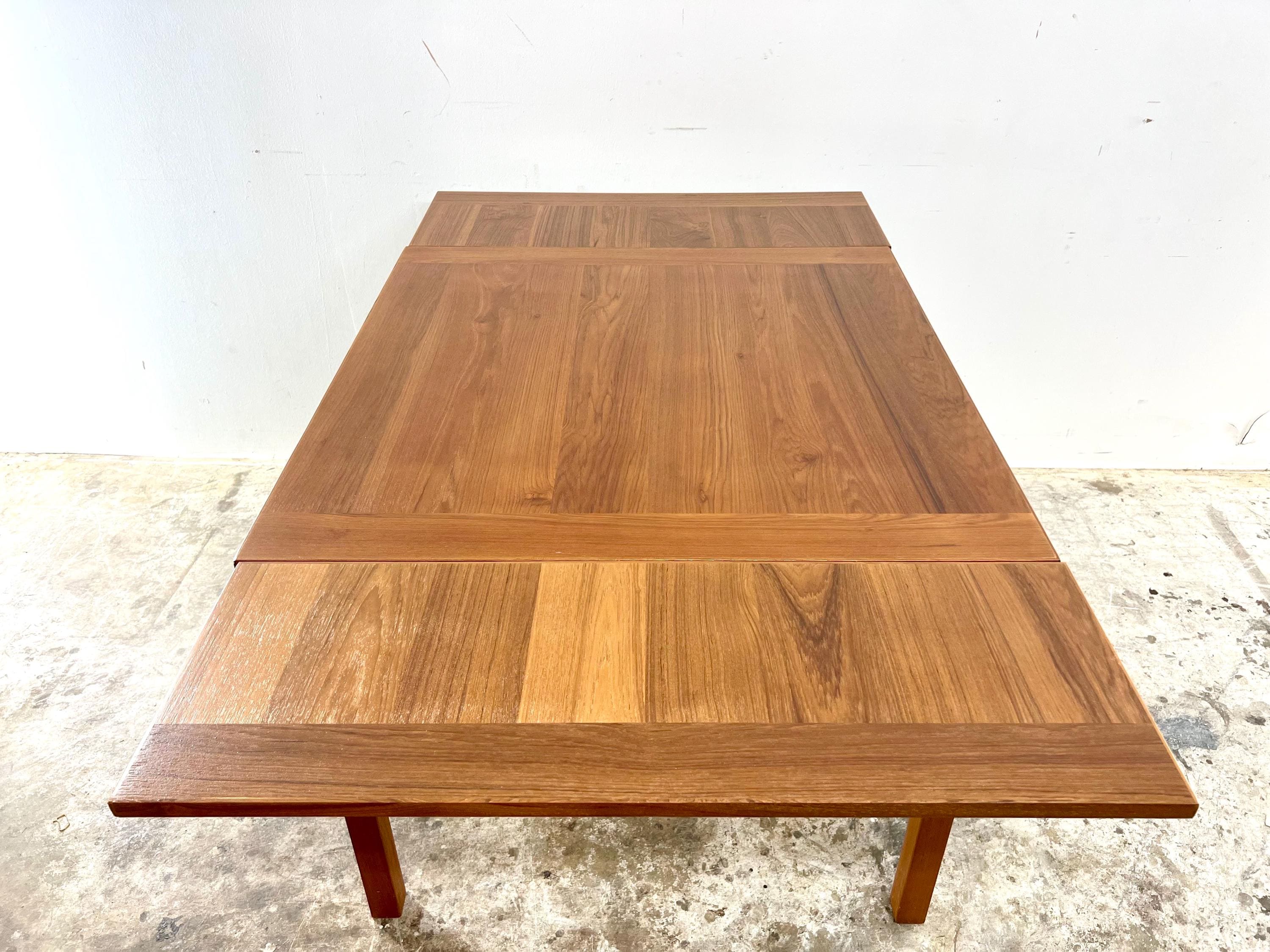Denmark teak テーブル il_fullxfull.7094697204_doeu.jpg
