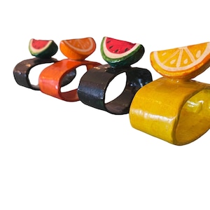 Vintage 1980s Set of 4 Paper Machè Napkin Rings