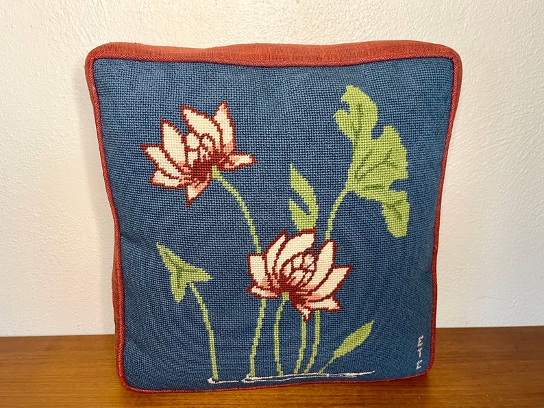 Vintage 1980s Lotus Flower Needlepoint Decorative Pillow image 2