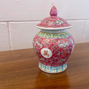 Vintage Red Mun Shou Famille Rose Longevity Jingdezhen Ginger Jar