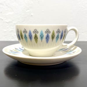 Vintage 1950s Vintage Carefree Syracuse Nordic China Cup and Saucer Set of Four