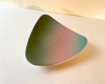 Plat triangle Ombré vintage des années 80 par Sara Fenton - Petit