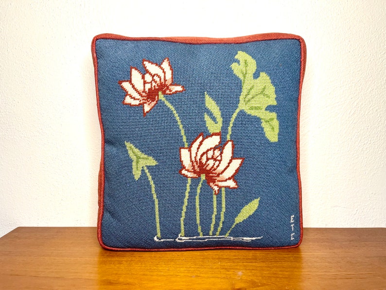 Vintage 1980s Lotus Flower Needlepoint Decorative Pillow image 1