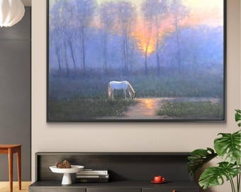 Pintura al óleo de un caballo blanco al amanecer / Arte mural con paisaje de bosque brumoso / Obra de arte de naturaleza serena