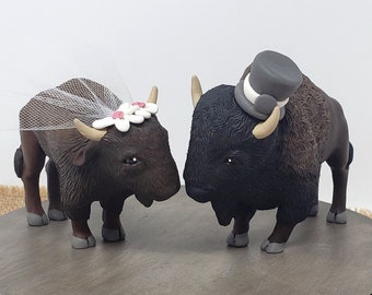 Realistic Bison Wedding Cake Topper Figurine - Buffalo Wild Plains Animal Sculpture - Farm Themed Engagement Party - Gift