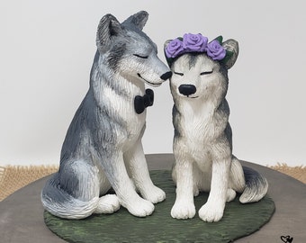 Realistic Wolves Wedding Cake Topper - Kissing Cheek