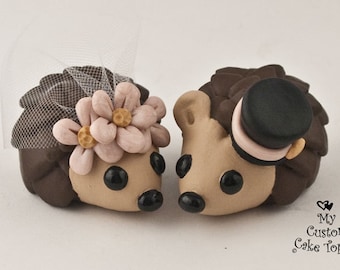 Hedgehogs Wedding Cake Topper with Daisies