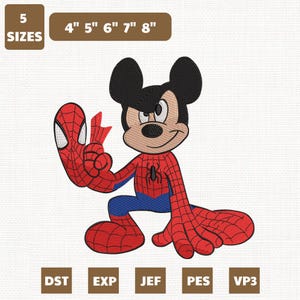 Puede incluir: Un diseño de bordado que muestra un personaje con orejas de Mickey Mouse y un traje de Spider-Man, con un patrón de telaraña rojo y azul y un emblema de araña negra. El texto 5 SIZES, 4" 5" 6" 7" 8", DST, EXP, JEF, PES y VP3 es visible.