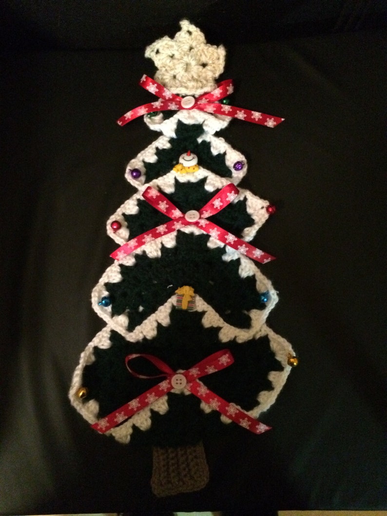50/% OFF Old Fashion Granny Square Christmas Tree GreenWhite