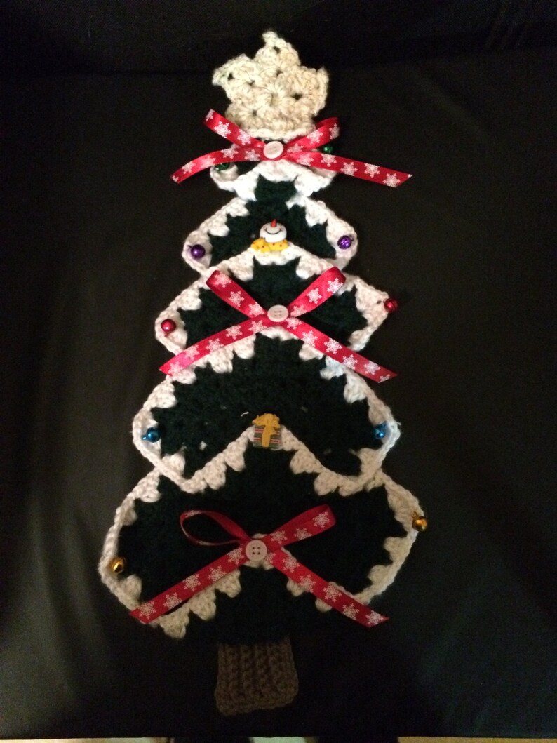 50/% OFF Old Fashion Granny Square Christmas Tree GreenWhite
