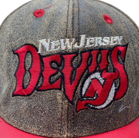 Mitchell & Ness New Jersey Devils Vintage Script Snapback Hat