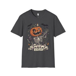 Scream Skeleton Halloween Shirt | Pumpkin Rocker T-shirt | Metal Horror Tee | Retro Herfstconcert Top | Gothic Rock Kleding | Unisex Cadeau Dark Heather