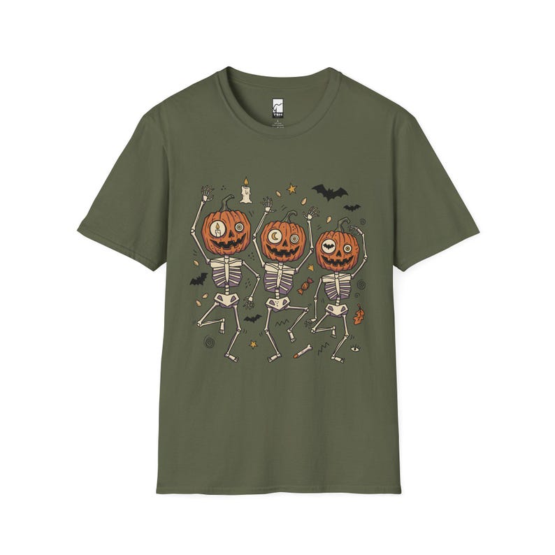 踊るカボチャの骸骨Tシャツ｜ハロウィン ジャック・オー・ランタン Military Green