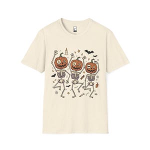 踊るカボチャの骸骨Tシャツ｜ハロウィン ジャック・オー・ランタン Natural