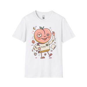 ふわふわピーチTシャツ｜のんびり朝のグラフィックTシャツ、眠そうなコーヒー好きのためのユニセックスシャツ White