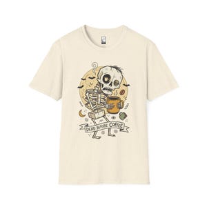 „Dead Before Coffee“-Shirt | Skelett-Kaffee-T-Shirt | Lustiges Kaffeeliebhaber-Shirt | Koffein-Totenkopf-Grafik-T-Shirt | Retro-Kaffee-T-Shirt | Unisex-Geschenk Natural