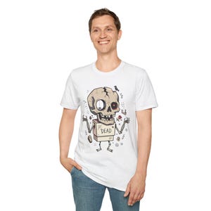 Dode schedel T-shirt | Grappig Halloween-grafisch T-shirt, griezelig schattig goth-uniseks shirt, griezelig horrorliefhebber cadeau afbeelding 18
