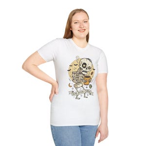 „Dead Before Coffee“-Shirt | Skelett-Kaffee-T-Shirt | Lustiges Kaffeeliebhaber-Shirt | Koffein-Totenkopf-Grafik-T-Shirt | Retro-Kaffee-T-Shirt | Unisex-Geschenk Bild 18