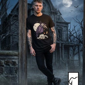 Halloween Raven Skull Shirt | Gothic Crow Graphic Tee | Full Moon T Shirt | Dark Academia Tattoo Flash Top | Spooky Season Fall Gift Tee