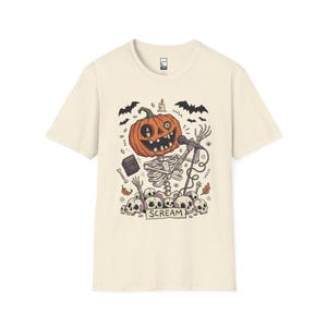 Scream Skeleton Halloween Shirt | Pumpkin Rocker T-shirt | Metal Horror Tee | Retro Herfstconcert Top | Gothic Rock Kleding | Unisex Cadeau Natural