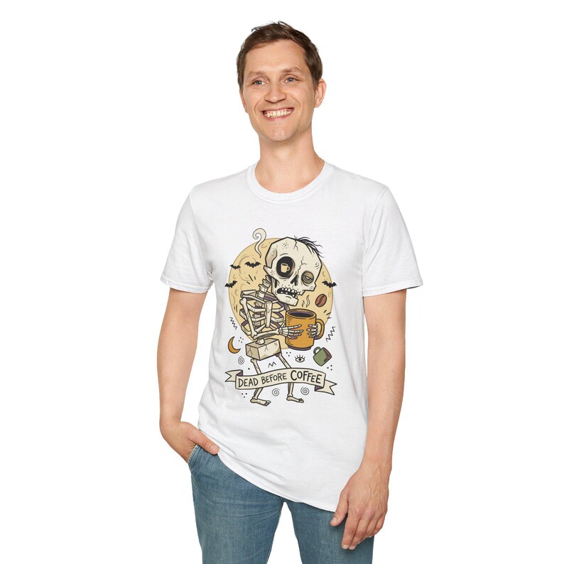 „Dead Before Coffee“-Shirt | Skelett-Kaffee-T-Shirt | Lustiges Kaffeeliebhaber-Shirt | Koffein-Totenkopf-Grafik-T-Shirt | Retro-Kaffee-T-Shirt | Unisex-Geschenk Bild 19