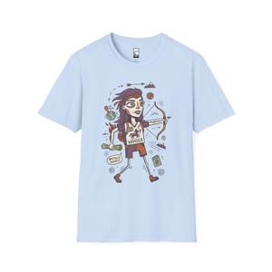 Schütze T-Shirt | Lustiges Sternzeichen Grafik T-Shirt, Fernweh Astrologie Unisex Shirt, Schütze Geburtstagsgeschenk Light Blue