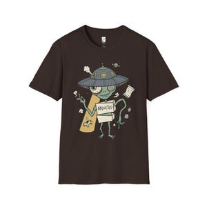Zabawna koszulka z motywem kosmity | Koszulka z grafiką retro z motywem porwania przez UFO, koszulka z motywem spiskowym science fiction Dark Chocolate