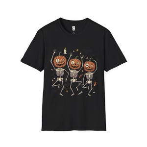 踊るカボチャの骸骨Tシャツ｜ハロウィン ジャック・オー・ランタン Black