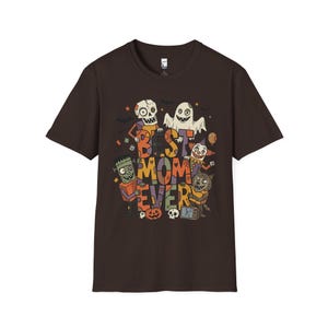 Bästa mamma någonsin Halloween-tröja | Spooky Mama T-shirt | Söt monstergrafik-tröja | Skräckmamma hösttopp | Retro läskiga kläder | Unisex present Dark Chocolate