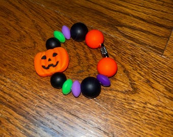 Handgemaakte Halloween jack-o'-lantern Stanley Cup-armbandbedel met bekerhouder