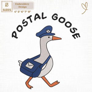 Op de afbeelding: Een borduurontwerp met een cartoon gans in een postbode-uniform. De gans is grijs en wit met een oranje snavel en poten, draagt een blauwe hoed en draagt een blauwe postzak. De tekst hierboven luidt "POSTAL GOOSE".