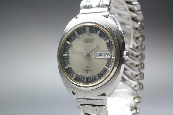 Vintage 1971 seiko lord matic 5606-7160 silver automa… - Gem