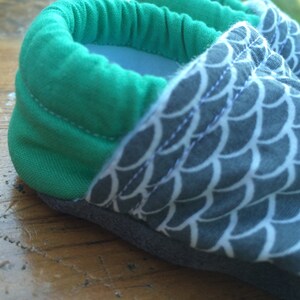 Baby Shoes Grey/Gray Fish Scale Print with Solid Jade Green Custom Sizes 0-3 3-6 6-12 12-18 18-24 months 2T 3T 4T image 3