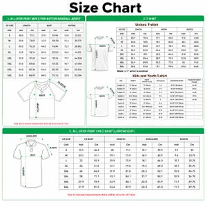 Puede incluir: Una tabla de tallas para varias prendas, incluyendo camisetas de b&eacute;isbol, camisetas unisex y polos. La tabla proporciona medidas en pulgadas y cent&iacute;metros para largo, busto y manga, con tallas desde la S hasta la 5XL.