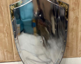 Escudo medieval hecho a mano - Grabado personalizado, acero calibre 18