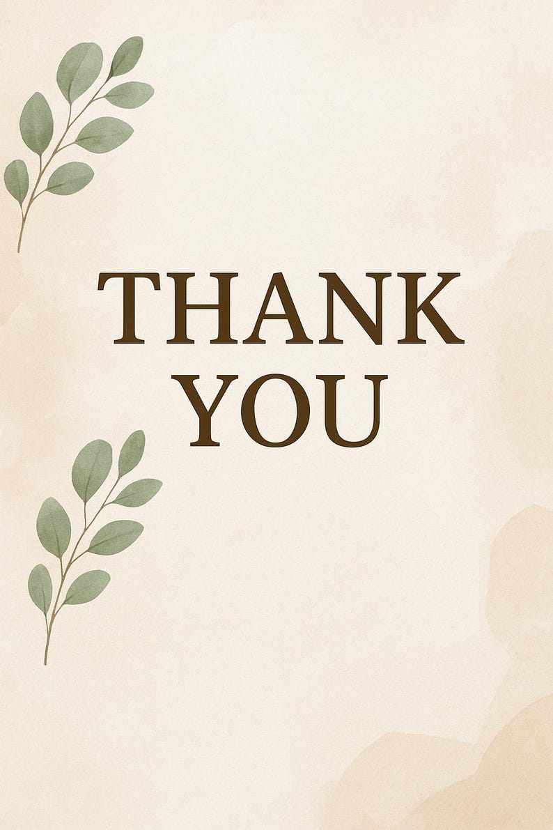 K&ouml;nnte beinhalten: Eine rechteckige Karte mit dem Text THANK YOU in dunkelbraunen Gro&szlig;buchstaben, zentriert auf einem hellbeigen Hintergrund. Zwei Zweige mit gr&uuml;nen Eukalyptusbl&auml;ttern befinden sich in der oberen und unteren linken Ecke der Karte.