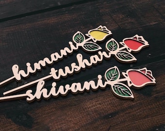 Letrero de rosa personalizado con nombre / Regalo de San Valentín de madera cortada con láser