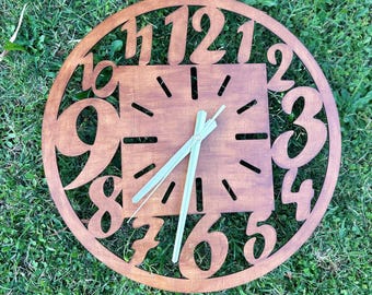 Wanduhr aus Holz, stille nicht klickende Uhr, handgefertigt, Wassergrundfarbe