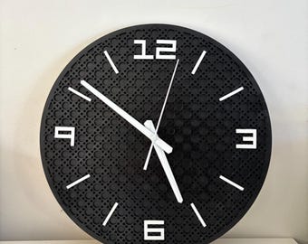 Handgefertigte Stille Wanduhr aus Holz - Einzigartige Kunst mit Rattan Art