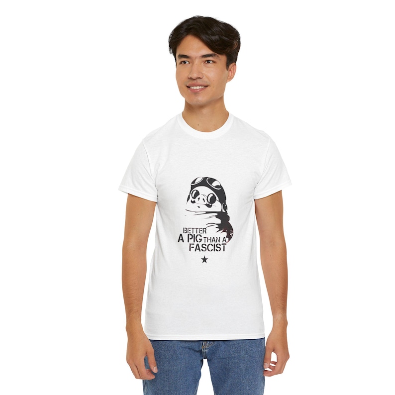 Koszulka Porco Rosso „Lepiej świnia niż faszysta” | Studio Ghibli Design zdjęcie 11
