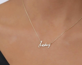 Minimalistyczny naszyjnik z imieniem pisanym kursywą, delikatny naszyjnik z napisem, spersonalizowany wisiorek, biżuteria na co dzień, prezent dla niej