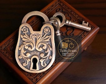 Candado antiguo de latón con forma de flor ovalada ornamentada de 3,3 pulgadas, candado funcional de latón macizo vintage, incluye llave, candado antiguo con llave