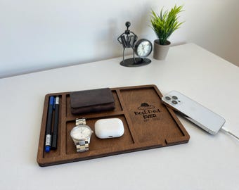 Personalisierter Holz Schreibtisch Organizer, Telefon Ladestation, Geschenke für Männer