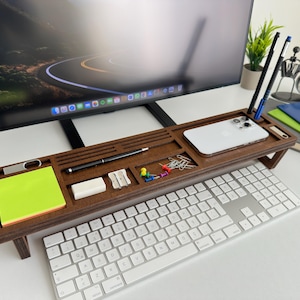 Organizador de escritorio de madera personalizado, bandejas de base personalizadas, almacenamiento para el hogar y la oficina, soporte para teclado, regalos de Navidad y accesorios de escritorio.