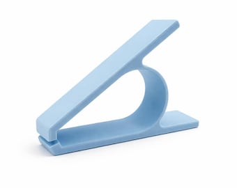 Sunlounger Towel Pegs for Loungers, Beach & Poolside – Large Towel Clips to Hold Towels Securely in Place – Strong Grip Sunbed Towel Holders