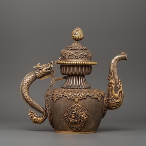Teekanne mit Drachen-Griff | Handgefertigtes Kupfer & Reines Silber mit Vergoldung | Tibetanisches Ritual Teekanne Wohnkultur Handwerker Sammlerstück Geschenk