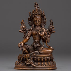 Statua di Tara verde in rame ossidato fatta a mano / Arte buddista nepalese