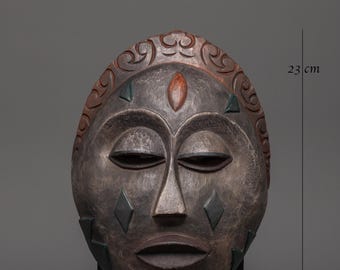 古いグルン族の堅木で作られた民俗仮面、ネパールの民族部族芸術